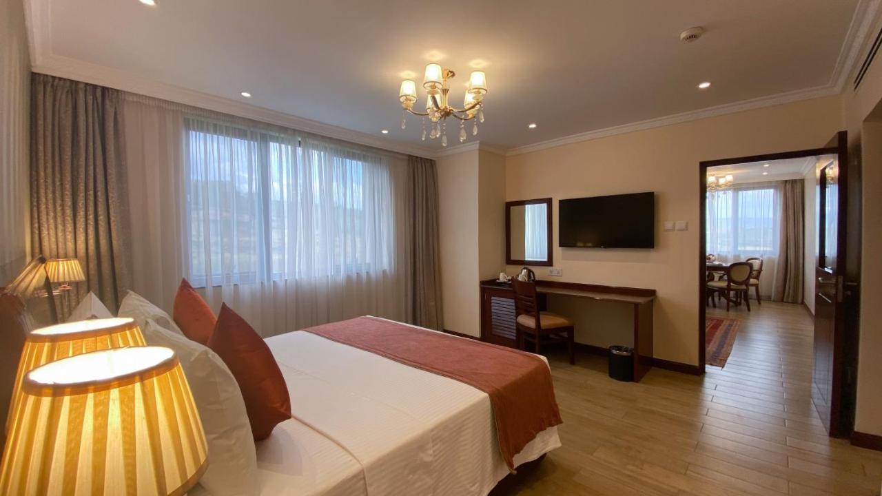 Sarova Woodlands Hotel And Spa Накуру Экстерьер фото