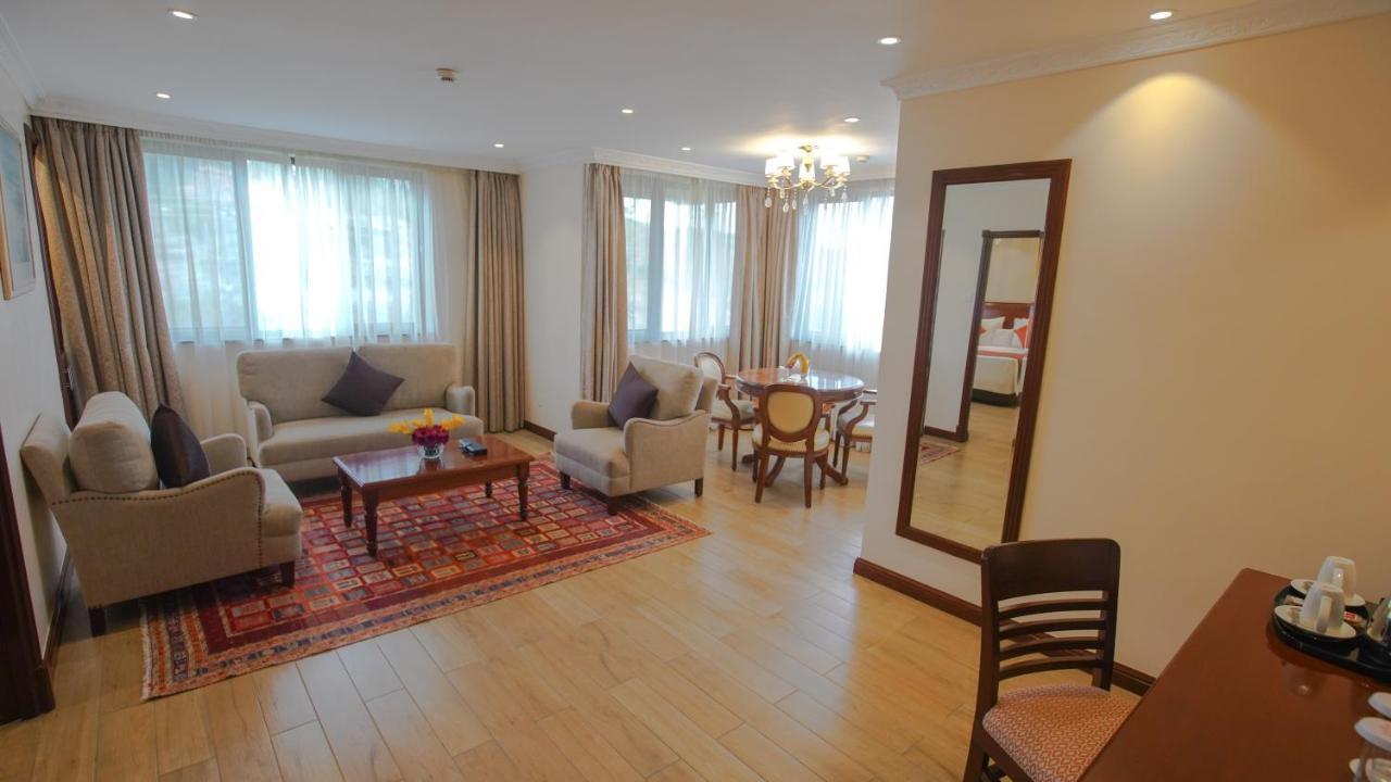Sarova Woodlands Hotel And Spa Накуру Экстерьер фото