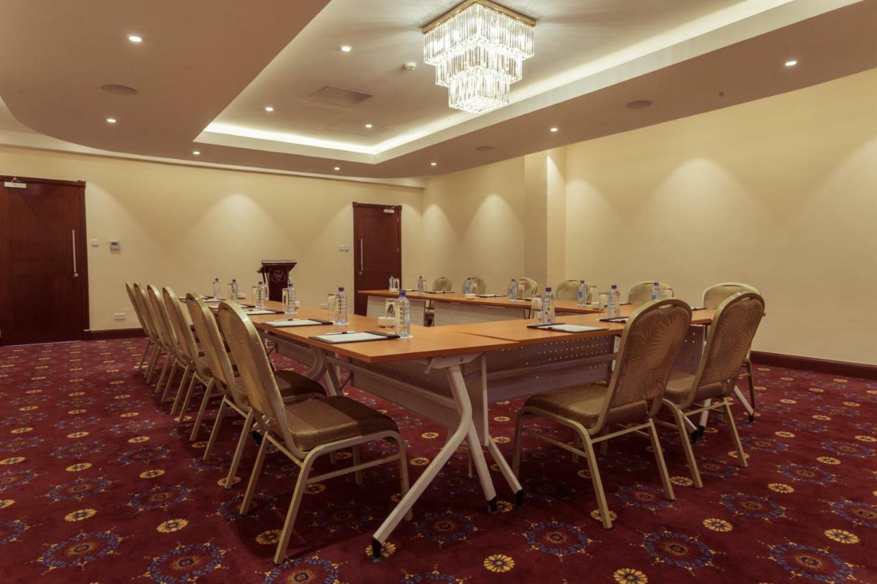 Sarova Woodlands Hotel And Spa Накуру Экстерьер фото