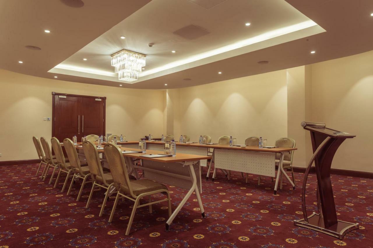 Sarova Woodlands Hotel And Spa Накуру Экстерьер фото
