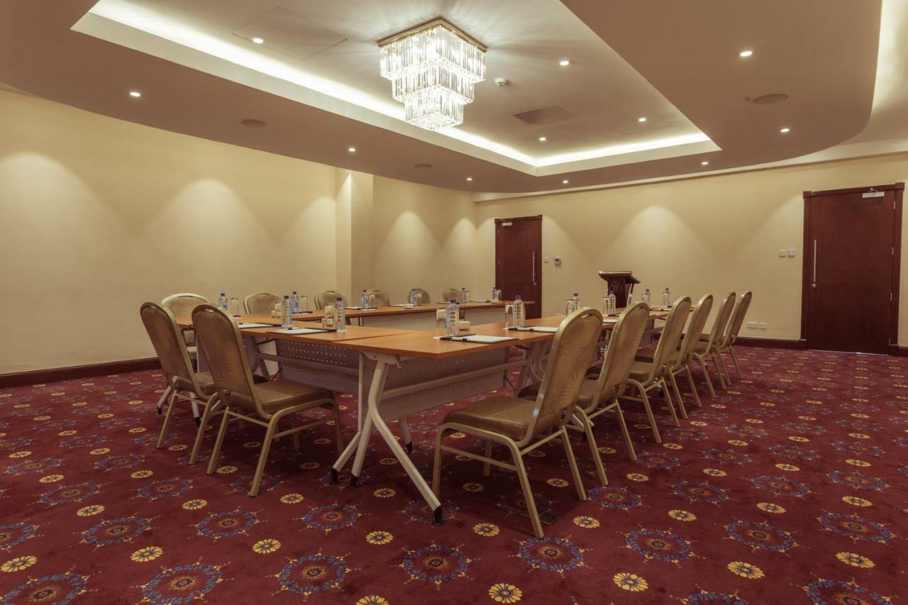 Sarova Woodlands Hotel And Spa Накуру Экстерьер фото
